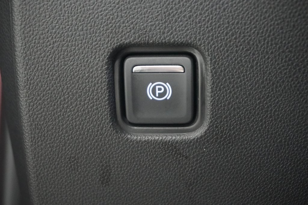 Vehicle image 18 of 43