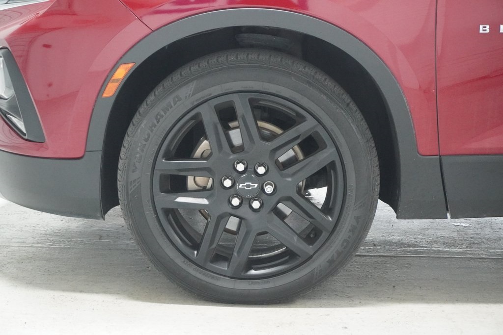 Vehicle image 12 of 43