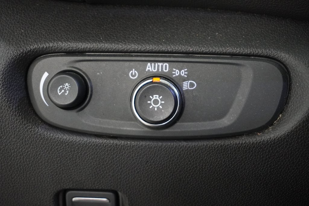 Vehicle image 17 of 43