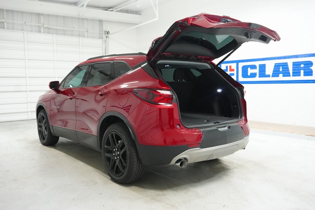 Vehicle image 9 of 43