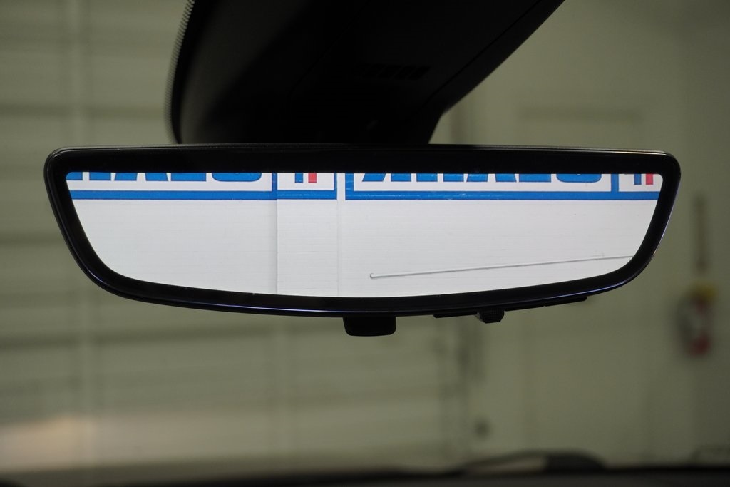 Vehicle image 22 of 43