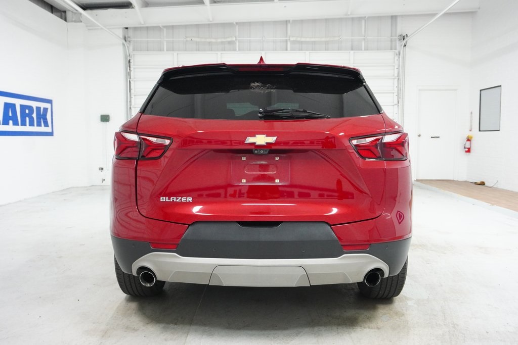 Vehicle image 7 of 43