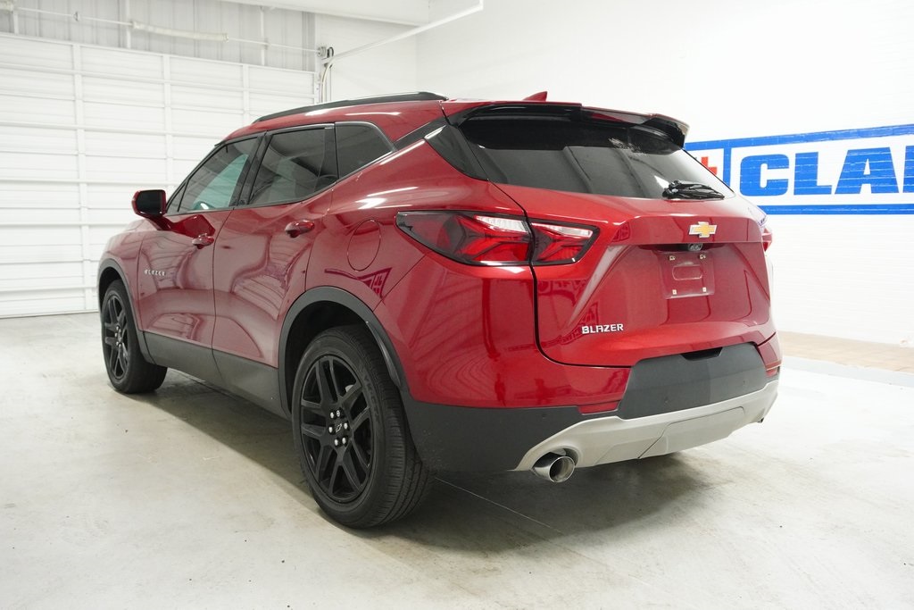 Vehicle image 8 of 43