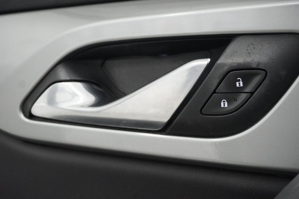 Vehicle image 15 of 43