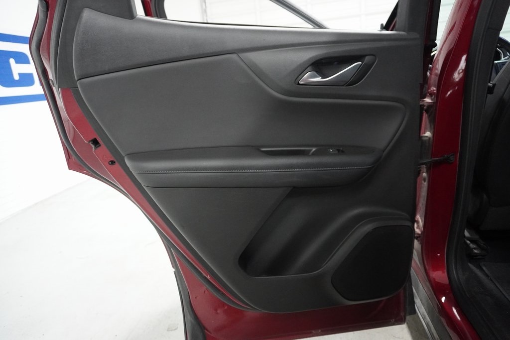 Vehicle image 40 of 43