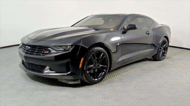 2019 Chevrolet Camaro 1LT Image 2 of 27