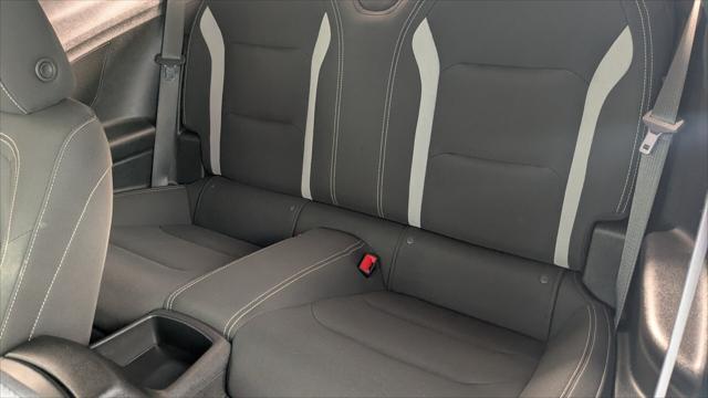 2019 Chevrolet Camaro 1LT Image 13 of 27