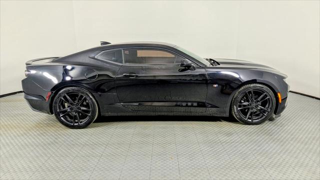 2019 Chevrolet Camaro 1LT Image 4 of 27