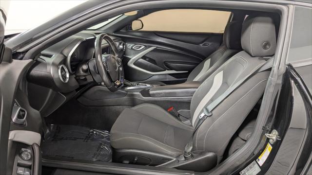 2019 Chevrolet Camaro 1LT Image 15 of 27