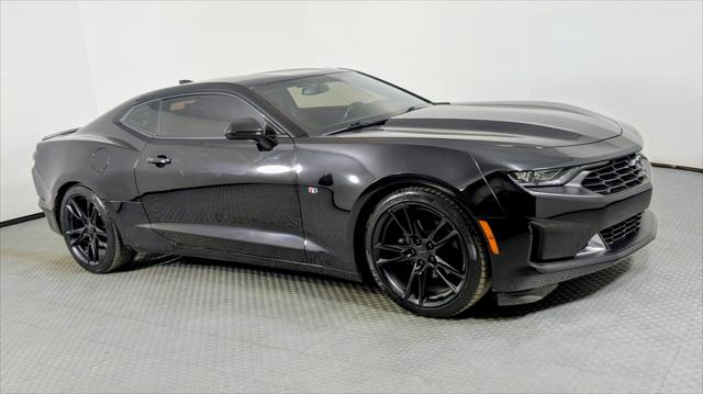 2019 Chevrolet Camaro 1LT Image 3 of 27