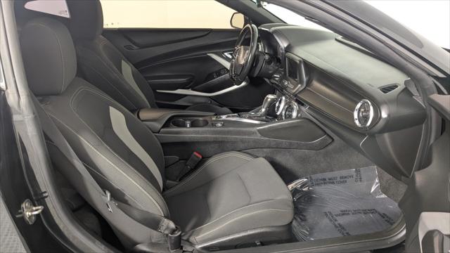 2019 Chevrolet Camaro 1LT Image 14 of 27