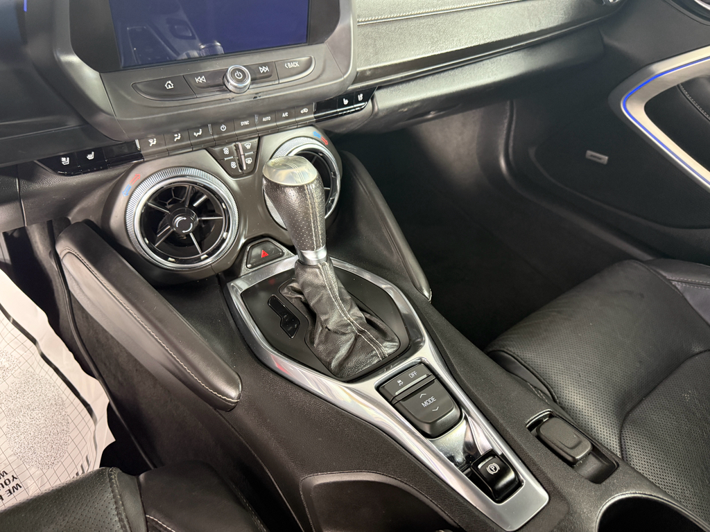 Vehicle image 21 of 25
