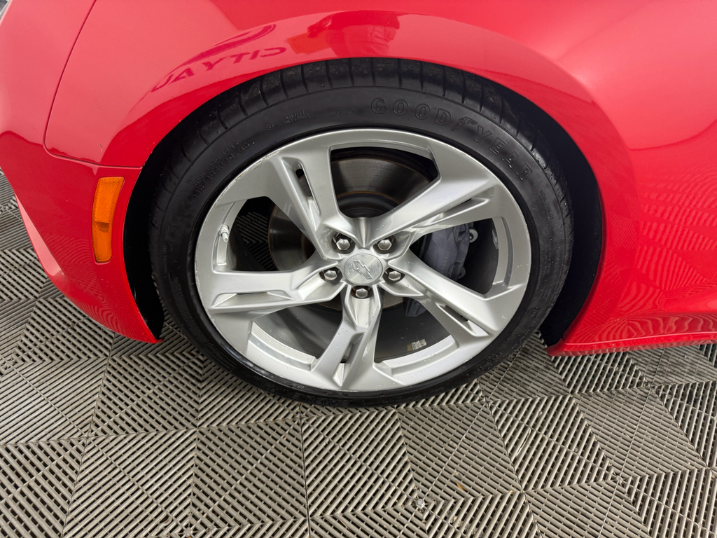 Vehicle image 12 of 25