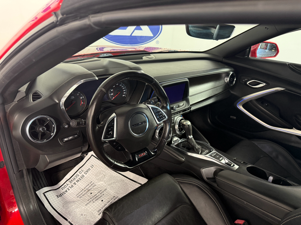 Vehicle image 17 of 25