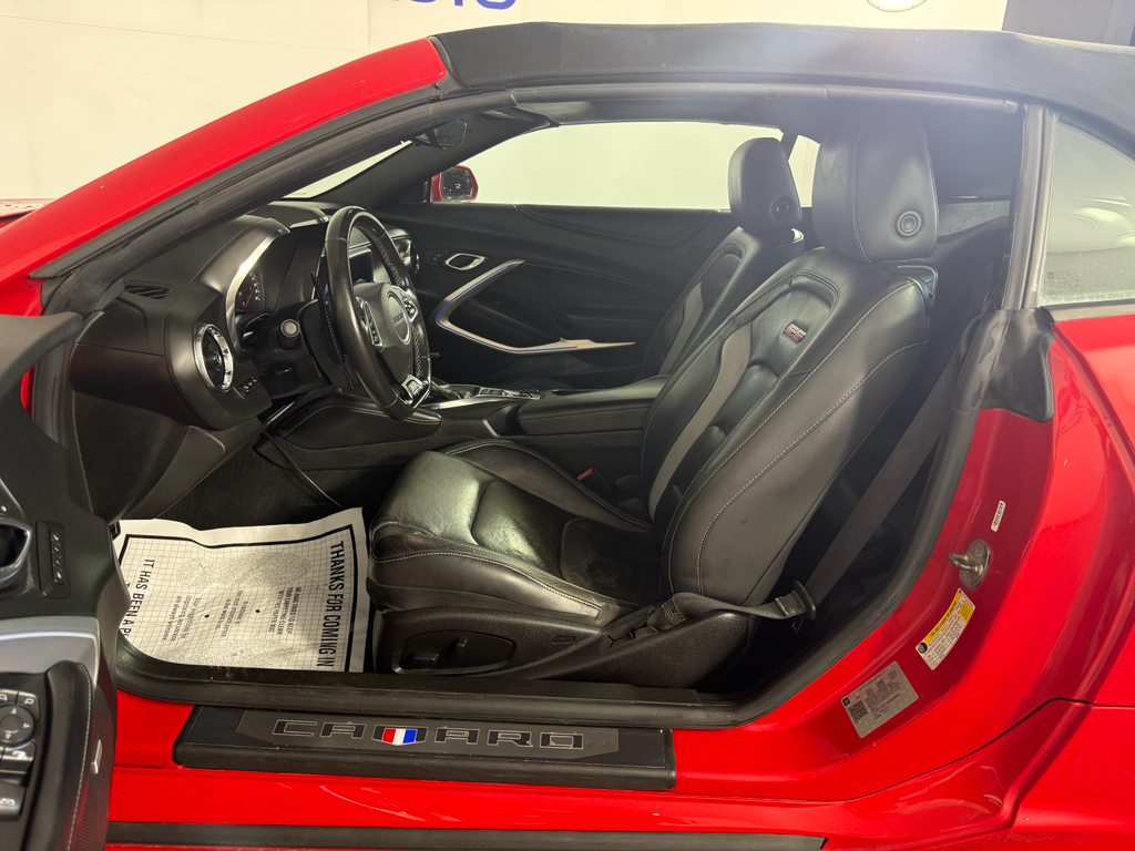 Vehicle image 16 of 25