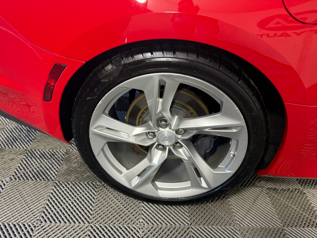 Vehicle image 10 of 25