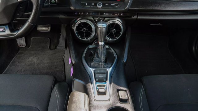 Vehicle image 18 of 23