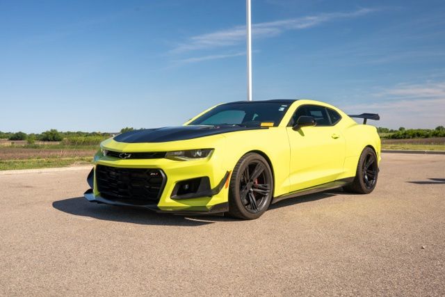2019 Chevrolet Camaro ZL1 Image 1 of 26