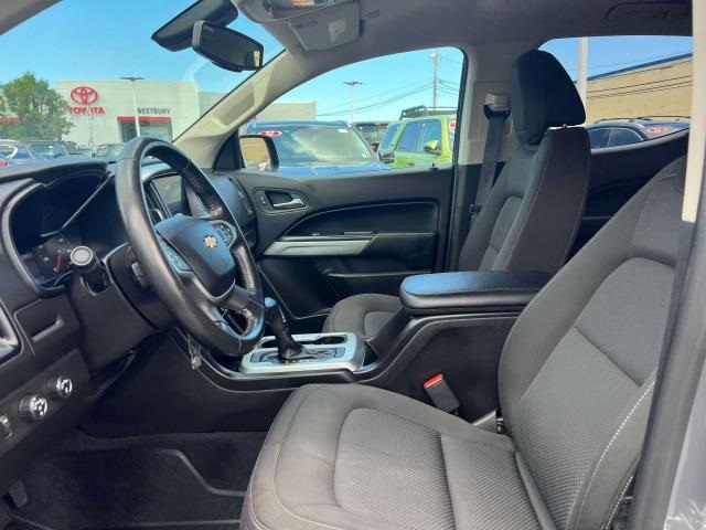 Vehicle image 33 of 37