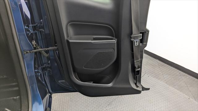 Vehicle image 16 of 33