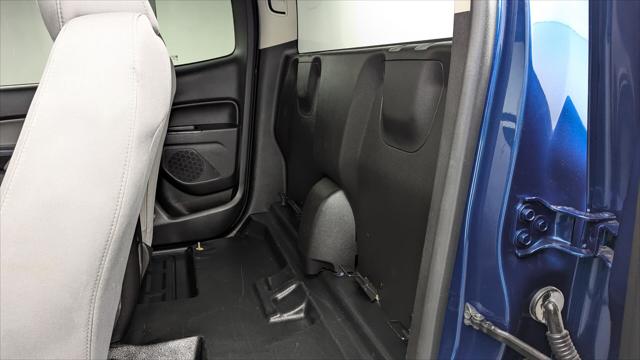 Vehicle image 15 of 33