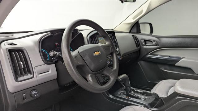 Vehicle image 25 of 33