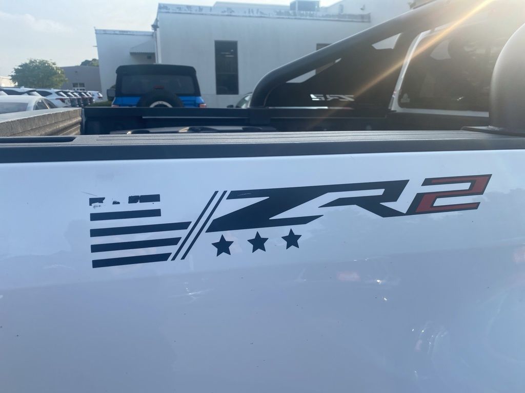 Vehicle image 15 of 17