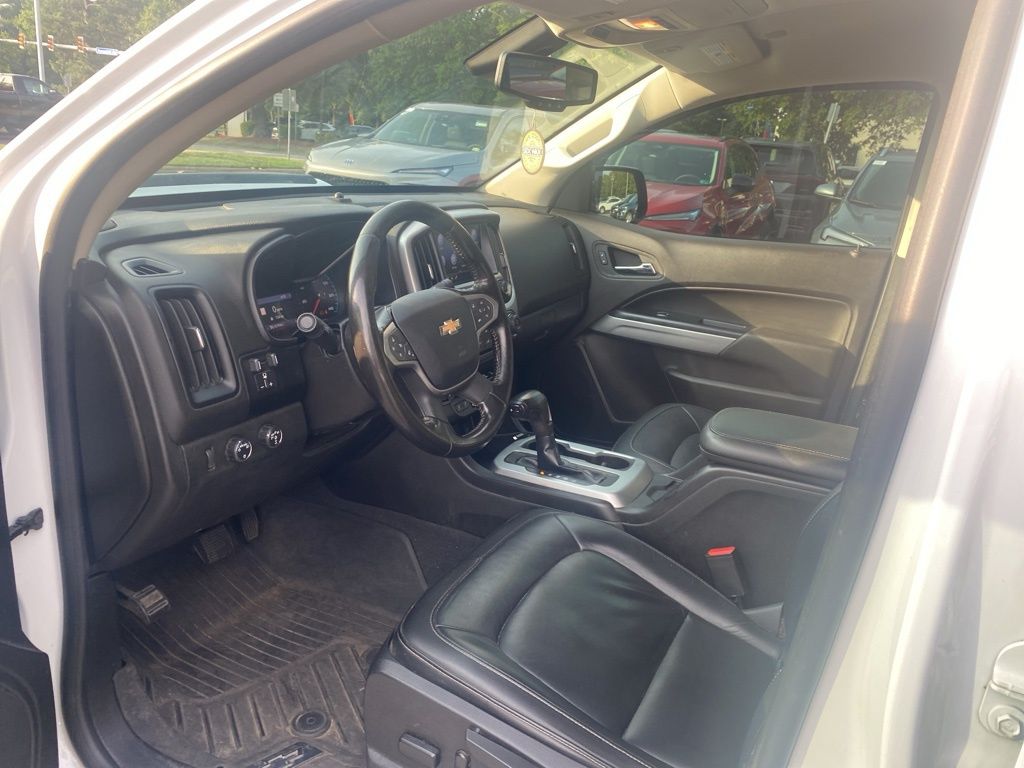 Vehicle image 17 of 17