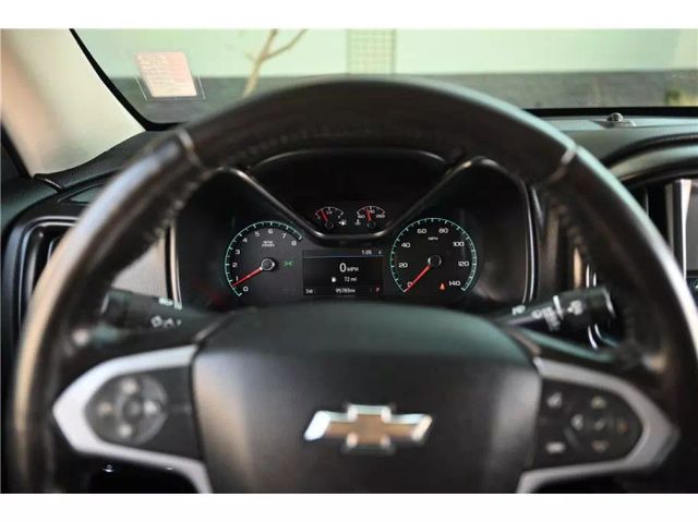 Vehicle image 27 of 33