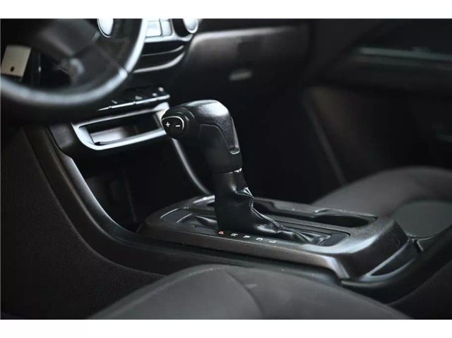 Vehicle image 26 of 33