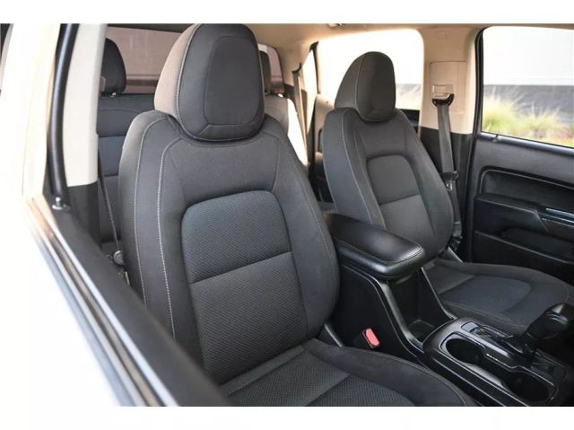 Vehicle image 14 of 33