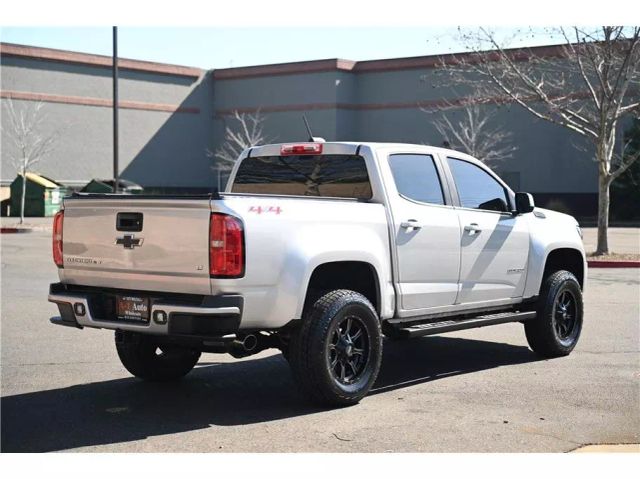 Vehicle image 5 of 33