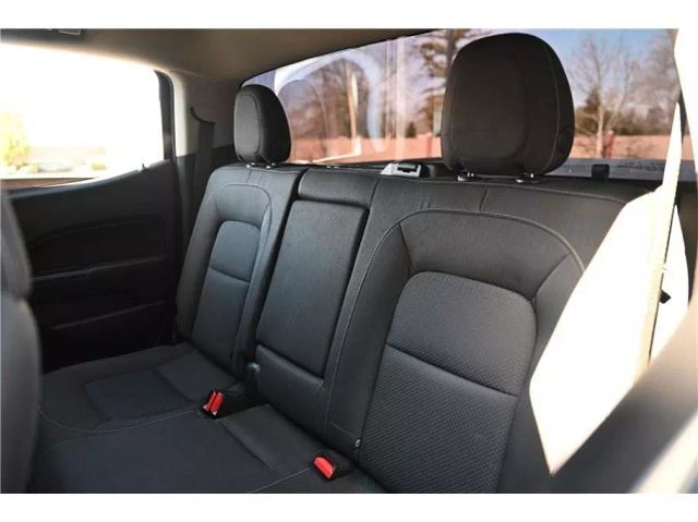 Vehicle image 20 of 33