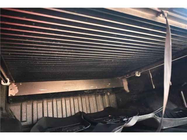 Vehicle image 18 of 33