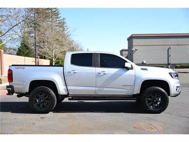 Vehicle image 4 of 33