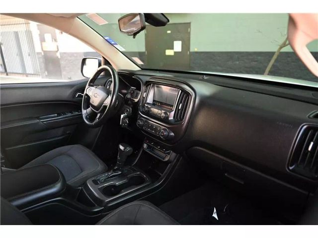 Vehicle image 13 of 33