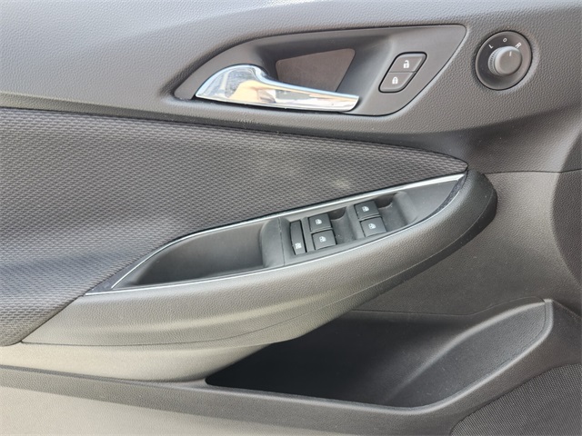 Vehicle image 28 of 29
