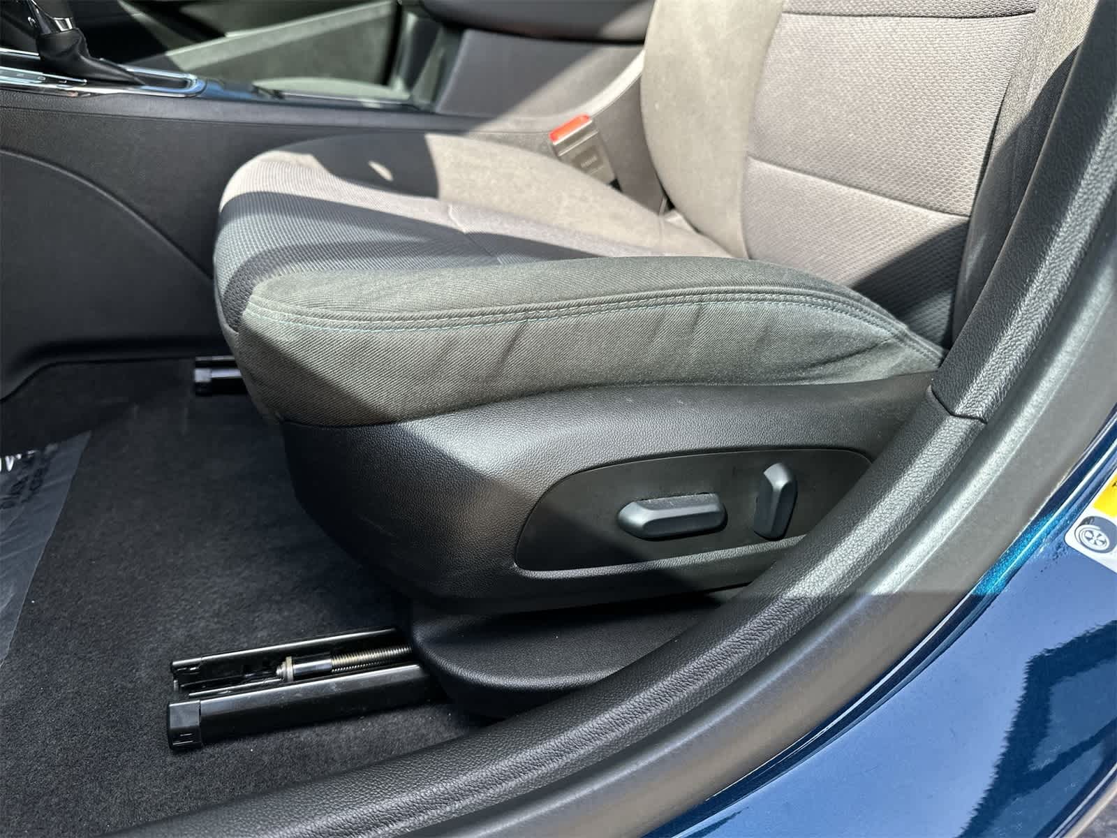 2019 Chevrolet Cruze LT Image 17 of 21