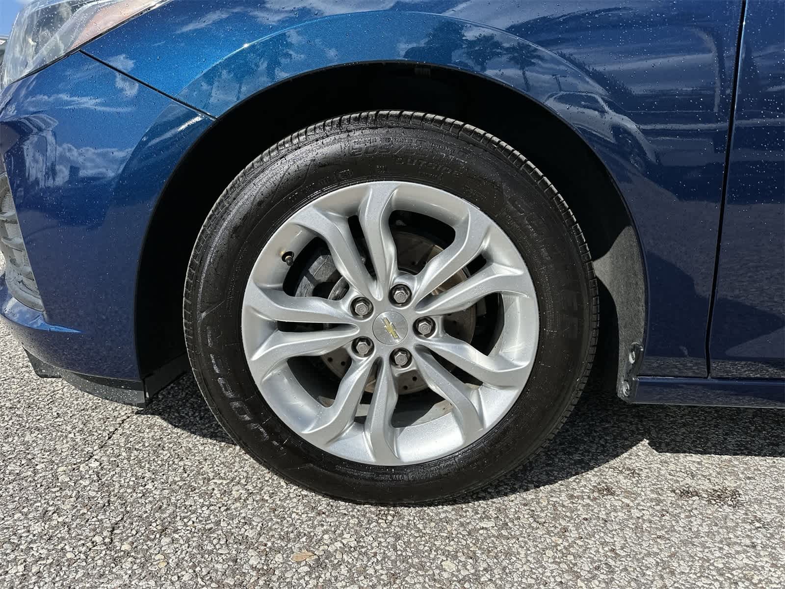 2019 Chevrolet Cruze LT Image 6 of 21