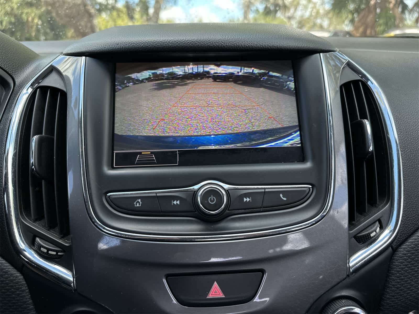 2019 Chevrolet Cruze LT Image 14 of 21