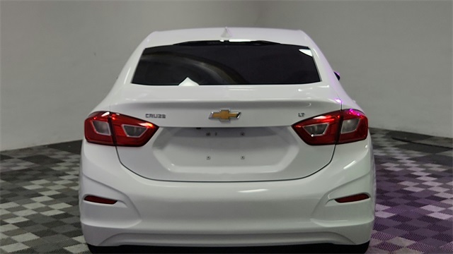 2019 Chevrolet Cruze LT Image 8 of 25