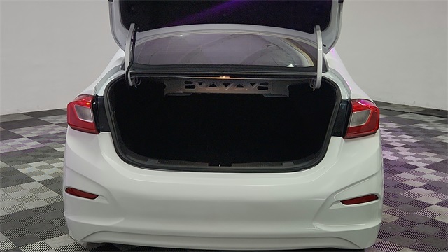 2019 Chevrolet Cruze LT Image 13 of 25