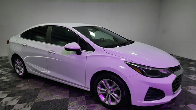 2019 Chevrolet Cruze LT Image 4 of 25