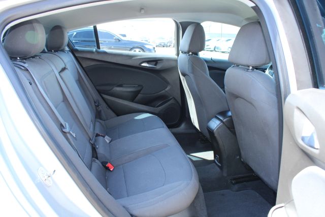 2019 Chevrolet Cruze LT Image 8 of 27