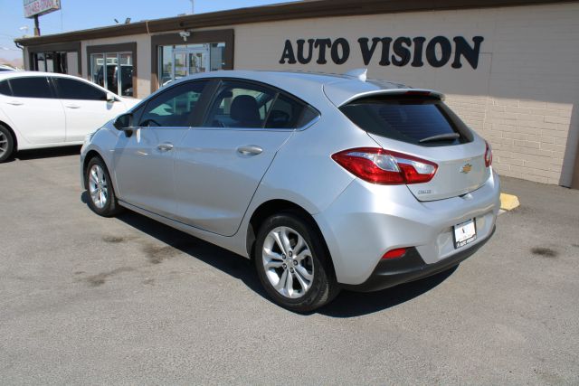 2019 Chevrolet Cruze LT Image 6 of 27
