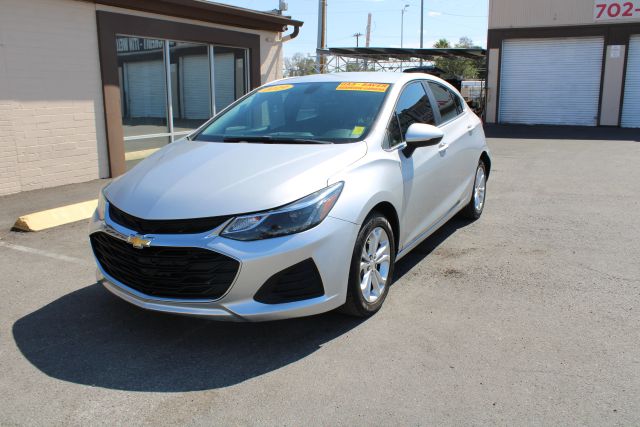 2019 Chevrolet Cruze LT Image 1 of 27