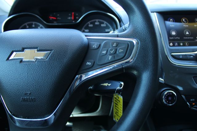 2019 Chevrolet Cruze LT Image 18 of 27