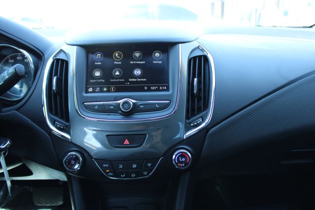 2019 Chevrolet Cruze LT Image 24 of 27