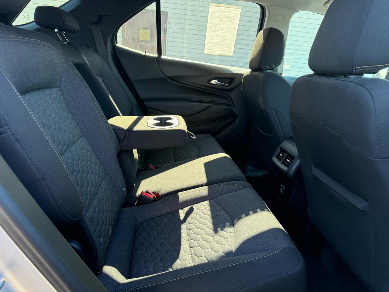 2019 Chevrolet Equinox LT Image 3 of 4