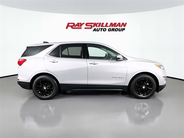 Vehicle image 4 of 40